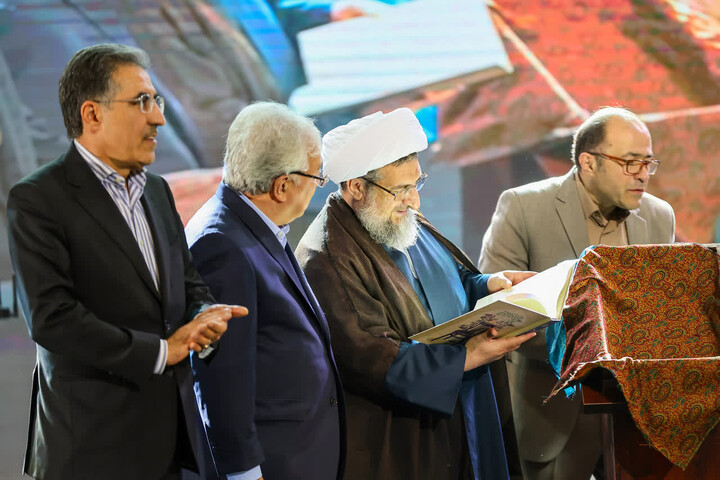 تصاویر | همایش  چالش‌ها و الزامات صادرات غیرنفتی در شرایط عدم قطعیت در تبریز