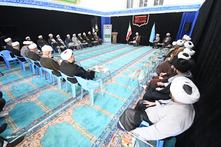 تصاویر/ نشست رئیس مرکز رسیدگی به امور مساجد کشور با ائمه جماعات طرح ملی محراب در ارومیه