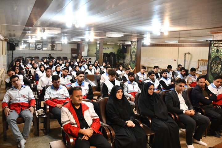 تصاویر/ دیدار امام جمعه شهرستان خوی با جمعی از امدادگران هلال احمر