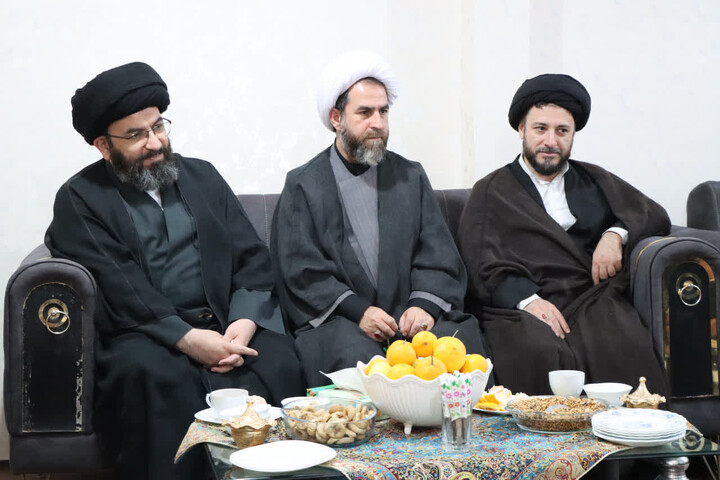 تصاویر | دیدار امام جمعه زنجان با خانواده شهید ذکرعلی بهرامی
