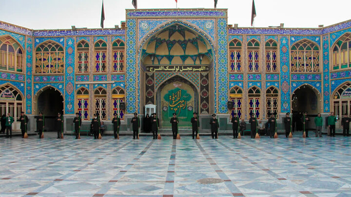 تصاویر/ مراسم جارو زنی خدام افتخاری حرم هلال بن علی(ع)