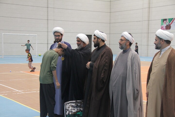 تصاویر/ تجلیل از مدال آوران رشته های انفرادی جشنواره ورزشی طلاب و روحانیون بوشهر