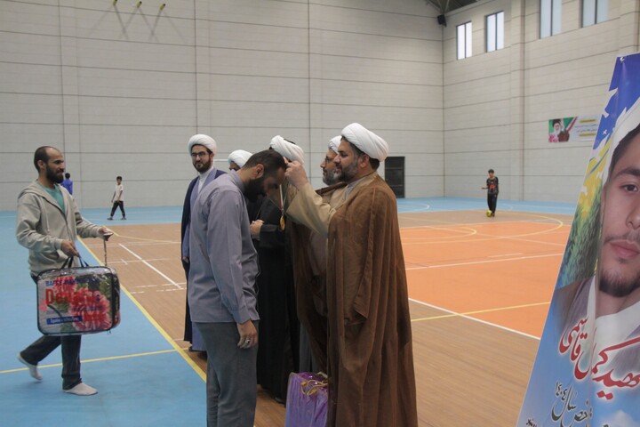 تصاویر/ تجلیل از مدال آوران رشته های انفرادی جشنواره ورزشی طلاب و روحانیون بوشهر