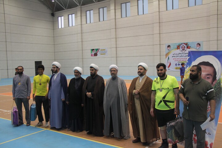 تصاویر/ تجلیل از مدال آوران رشته های انفرادی جشنواره ورزشی طلاب و روحانیون بوشهر