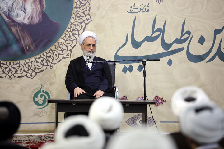 تصاویر/آیین بزرگداشت مفسر بزرگ و حکیم الهی علامه سیدمحمدحسین طباطبایی با سخنرانی آیت الله اعرافی در اهواز