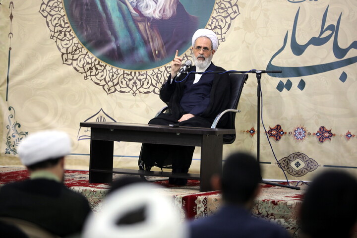 تصاویر/آیین بزرگداشت مفسر بزرگ و حکیم الهی علامه سیدمحمدحسین طباطبایی با سخنرانی آیت الله اعرافی در اهواز