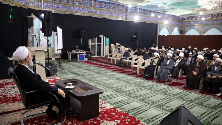 تصاویر/آیین بزرگداشت مفسر بزرگ و حکیم الهی علامه سیدمحمدحسین طباطبایی با سخنرانی آیت الله اعرافی در اهواز