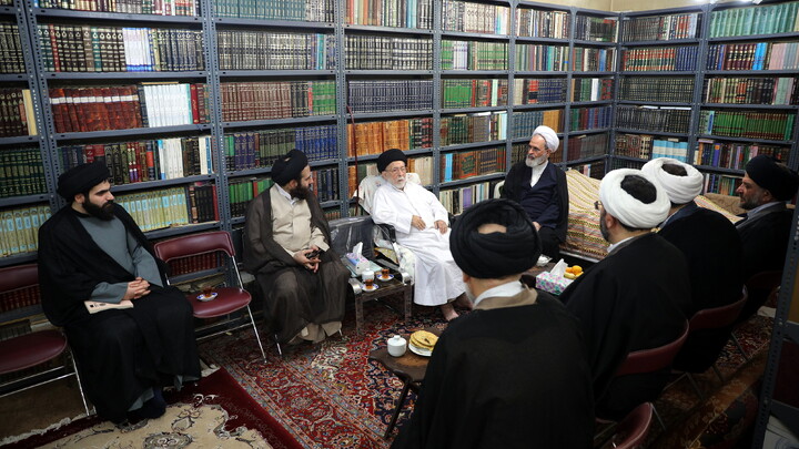 عیادت مدیر حوزه های علمیه از آیت الله شفیعی
