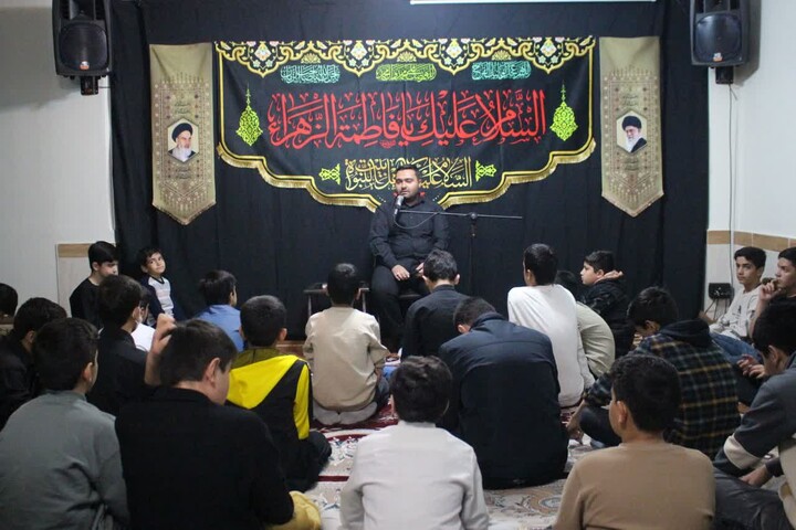 تصاویر/ هیئت هفتگی مدرسه علمیه صاحب الزمان(عج) مرند