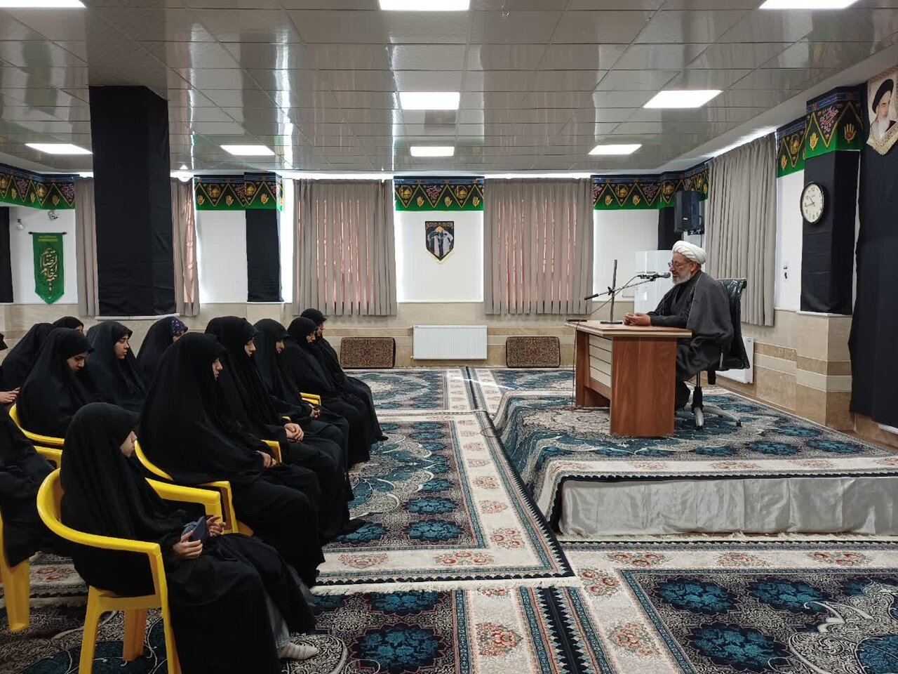 فیلم| نشست اخلاقی مدرسه علمیه نرجسیه سیرجان