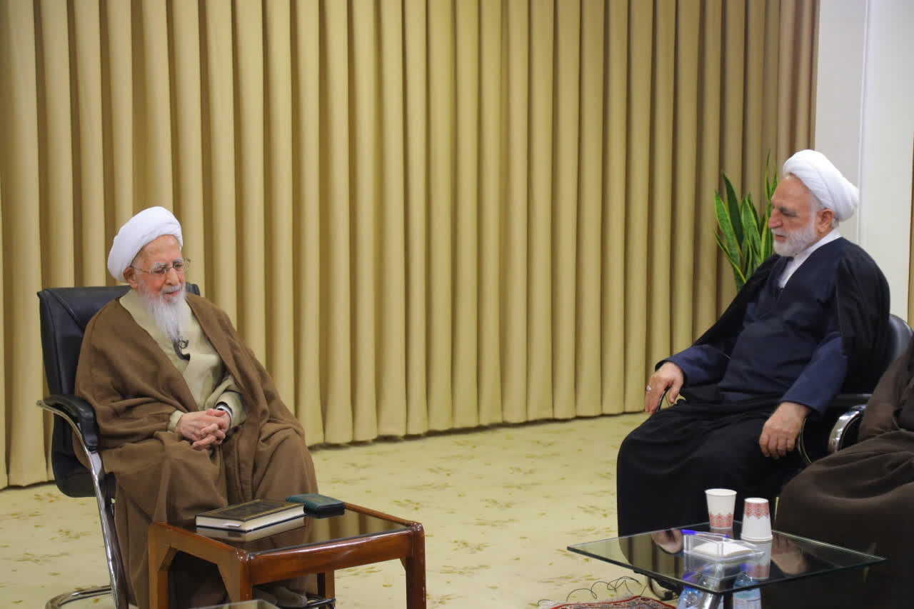 Head of Iran's Judiciary Meets with Grand Ayatollah Javadi Amoli