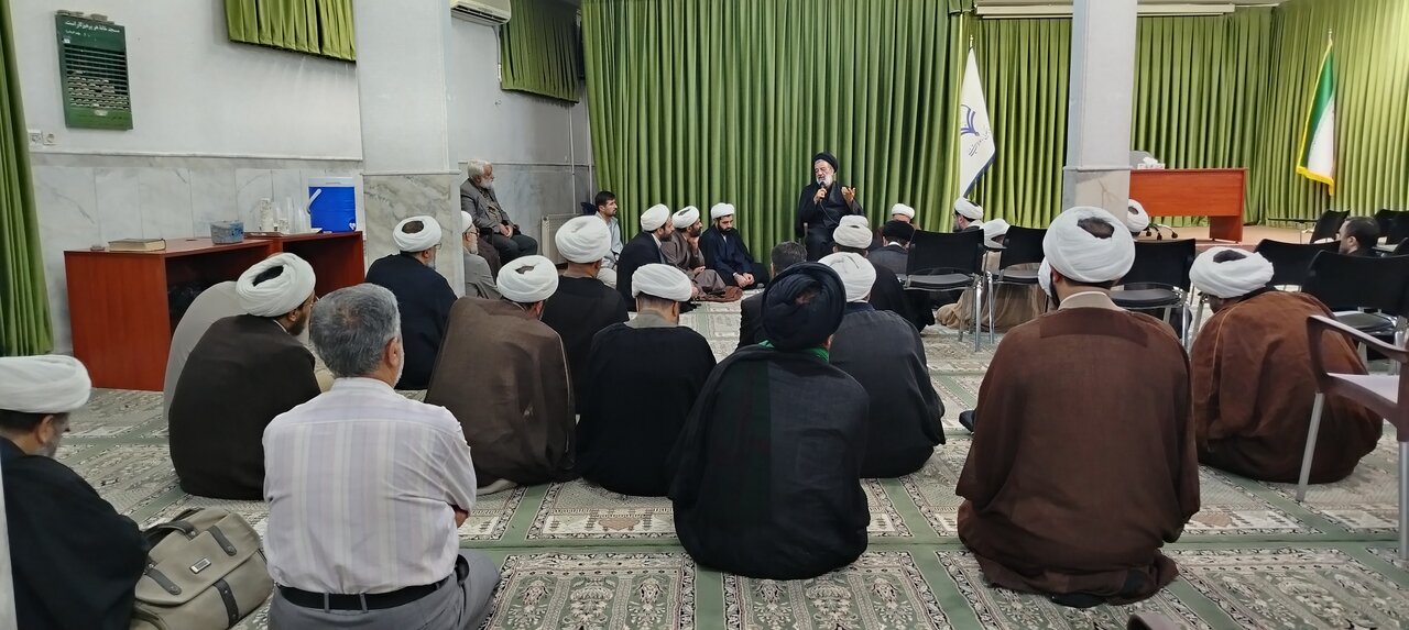 برخی قرآن نمیخوانند ولی حاضرند یک ذکر را با هزاران آداب انجام دهند!