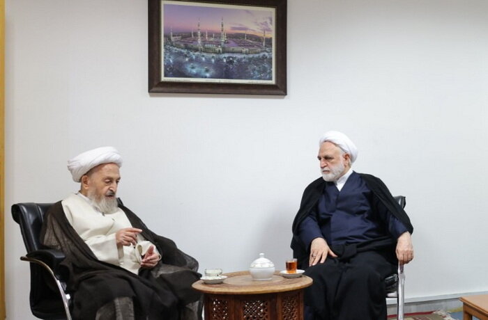 رسیدگی به معیشت مردم، یک اصل اساسی و اولویت‌دار است