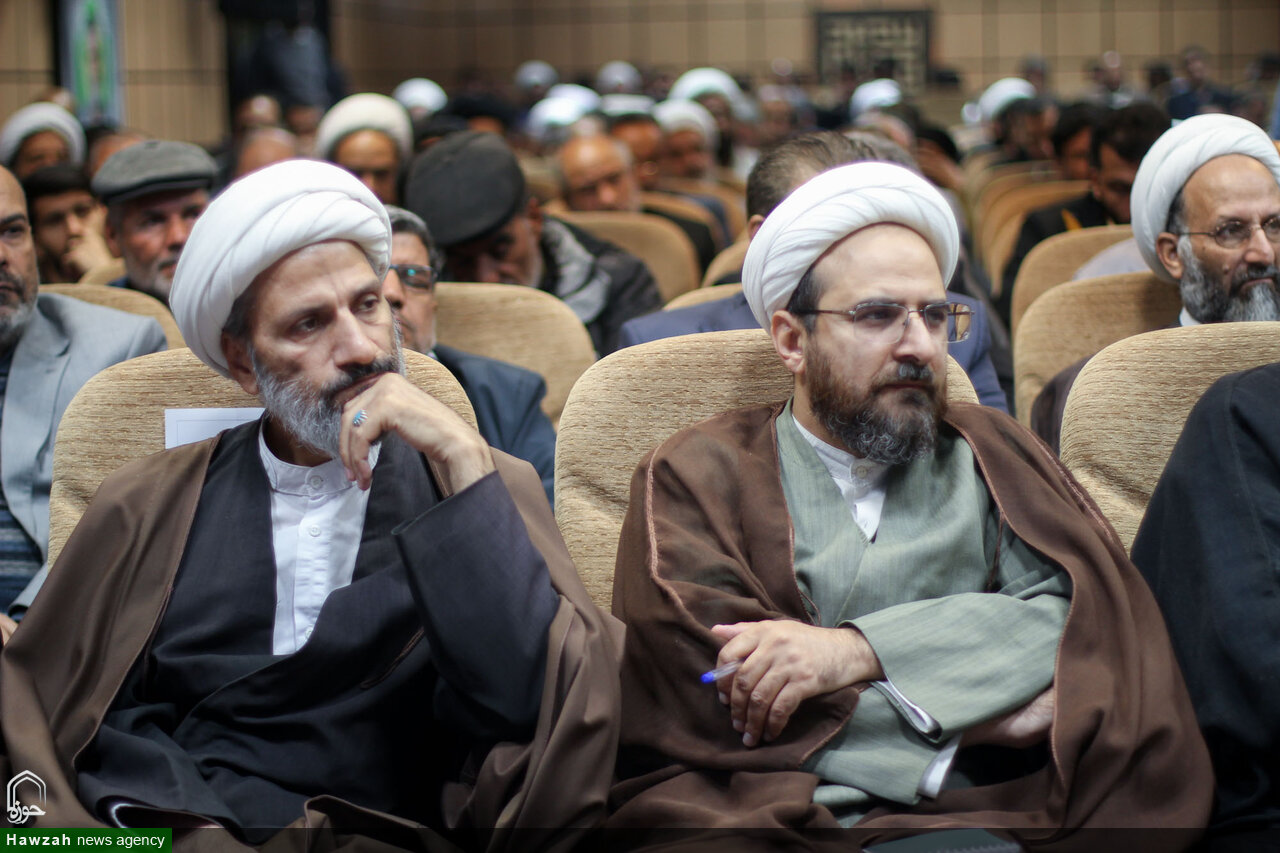 سیاست وابسته، خیانت به ملت است