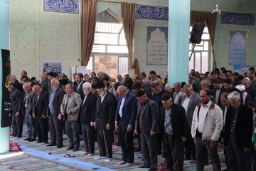 تصاویر/ اقامه نماز جمعه تکاب