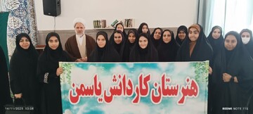 تصاویر/حضور دانش آموزان ساوجی در نماز جمعه ساوه