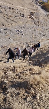 تصاویر/ کوهنوردی طلاب مدرسه علمیه آیت‌الله مدنی کاشانی(ره)