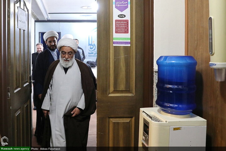 آية الله شَب‌زِنده‌دار يزور "وكالة أنباء الحوزة"