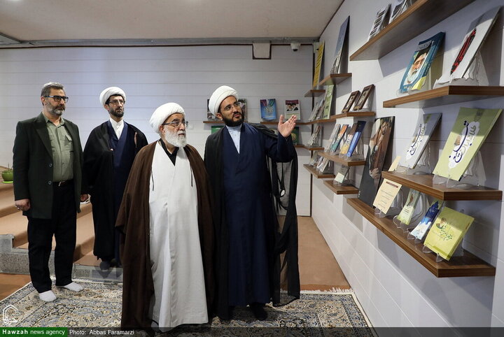 آية الله شَب‌زِنده‌دار يزور "وكالة أنباء الحوزة"