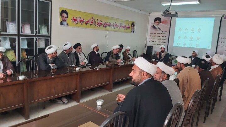 تصاویر / دوره آموزشی تعالی خانواده و سبک زندگی اسلامی ویژه مبلغین در شهرستان هشترود