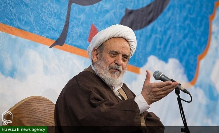 قیامت میں بے معرفت انسان کی کوئی قدر نہیں، استاد حسین انصاریان