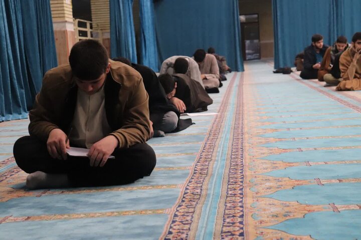 تصاویر/ آزمون علمی طلاب مدرسه علمیه امام خامنه ای ارومیه