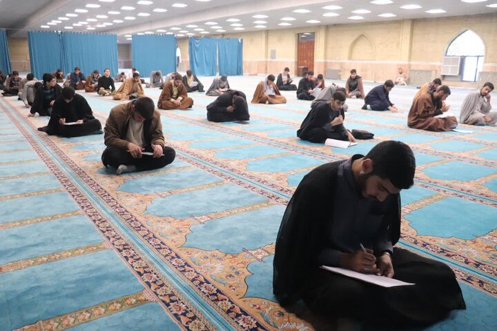 تصاویر/ آزمون علمی طلاب مدرسه علمیه امام خامنه ای ارومیه
