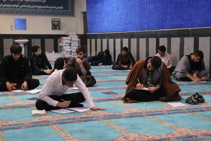 تصاویر/ آزمون علمی طلاب مدرسه علمیه امام خامنه ای ارومیه