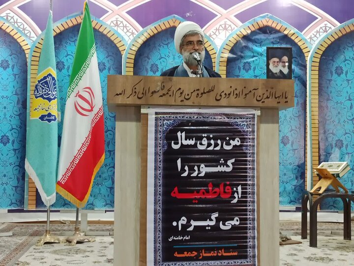 تصاویر/ نمازعبادی سیاسی جمعه کاشان