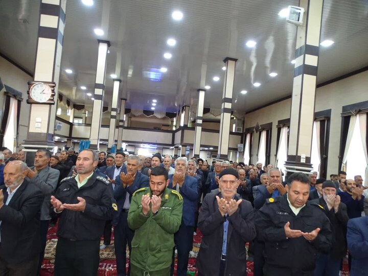 تصاویر/ نماز جمعه امروز شهرستان چهاربرج