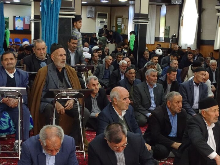 تصاویر/ نماز جمعه امروز شهرستان چهاربرج