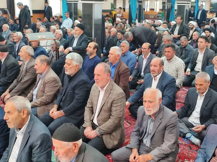 تصاویر/ نماز جمعه امروز شهرستان چهاربرج