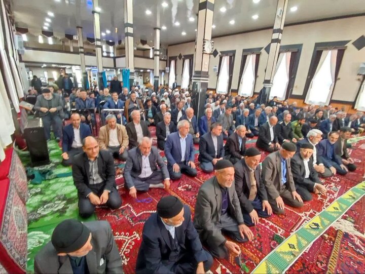 تصاویر/ نماز جمعه امروز شهرستان چهاربرج