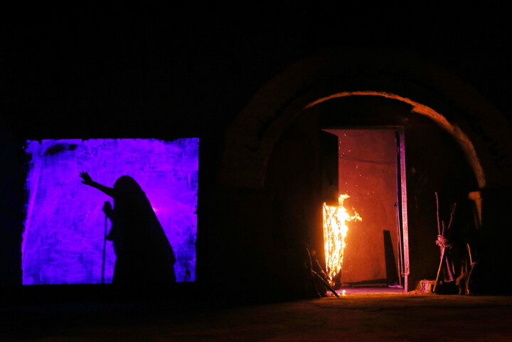 تصاویر/ نمایشگاه سوگواره حدیث غربت در کوچه های بنی هاشم