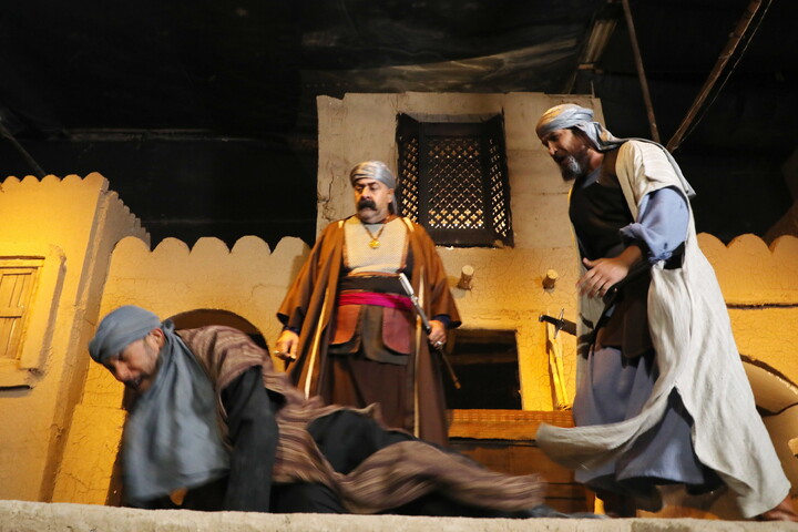 تصاویر/ نمایشگاه سوگواره حدیث غربت در کوچه های بنی هاشم