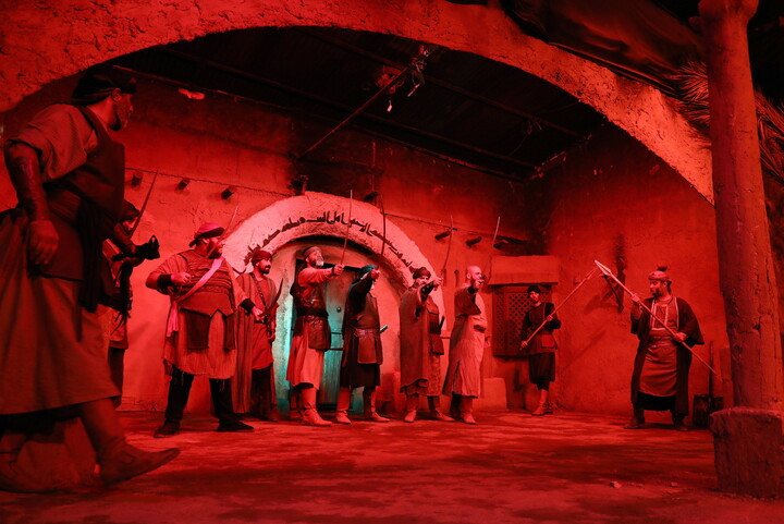 تصاویر/ نمایشگاه سوگواره حدیث غربت در کوچه های بنی هاشم