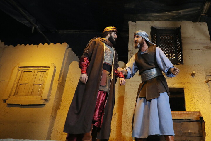 تصاویر/ نمایشگاه سوگواره حدیث غربت در کوچه های بنی هاشم