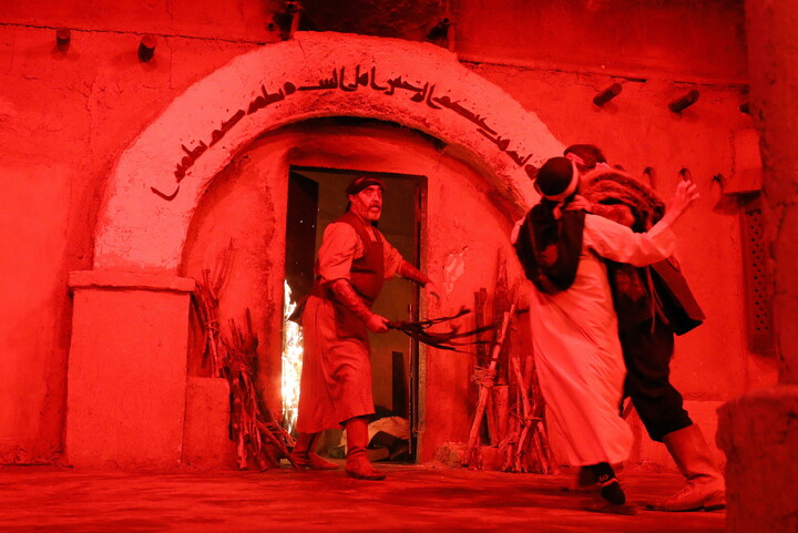 تصاویر/ نمایشگاه سوگواره حدیث غربت در کوچه های بنی هاشم