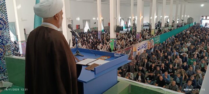 تصاویر/اقامه نماز عبادی سیاسی جمعه در ساوه