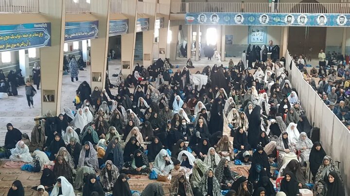 تصاویر/اقامه نماز عبادی سیاسی جمعه در خمین