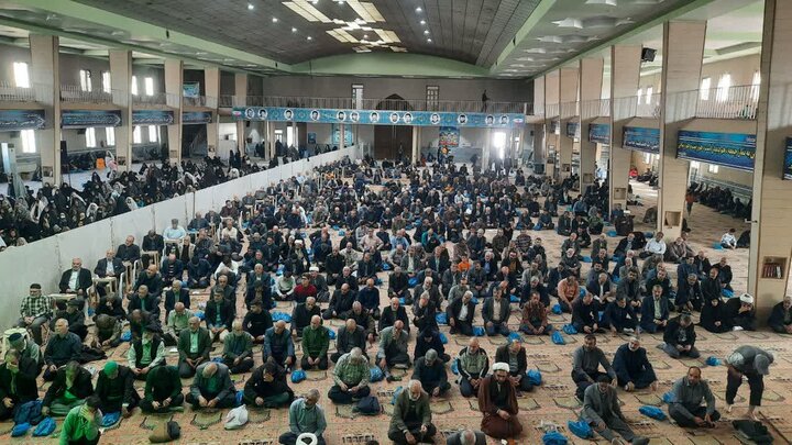 تصاویر/اقامه نماز عبادی سیاسی جمعه در خمین