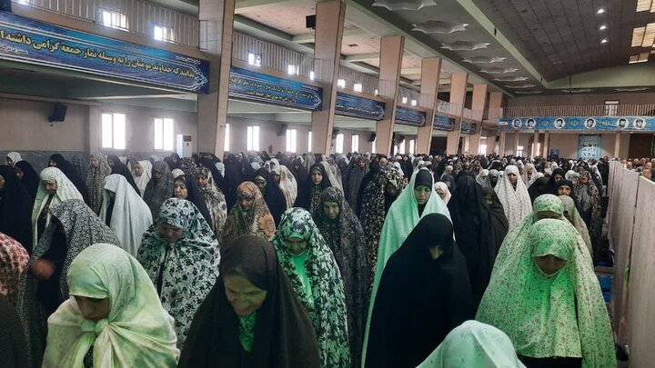 تصاویر/اقامه نماز عبادی سیاسی جمعه در خمین