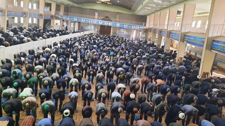 تصاویر/اقامه نماز عبادی سیاسی جمعه در خمین