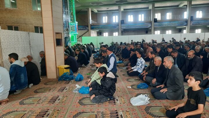 تصاویر/اقامه نماز عبادی سیاسی جمعه در خمین