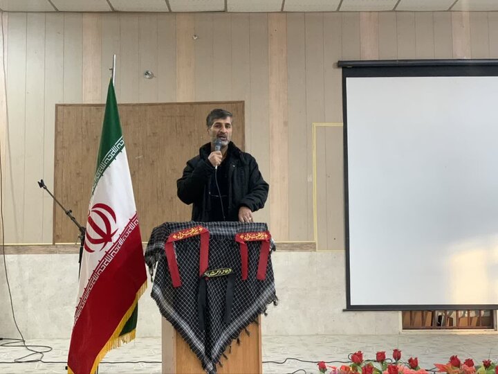 تصاویر/مراسم بدرقه دانش‌آموزان شهرستان فراهان به راهیان نور