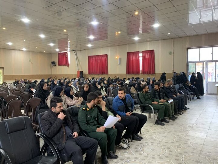 تصاویر/مراسم بدرقه دانش‌آموزان شهرستان فراهان به راهیان نور