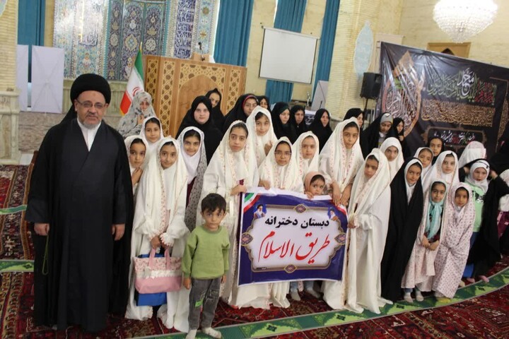 تصاویر/ اقامه نماز عبادی سیاسی جمعه در بناب