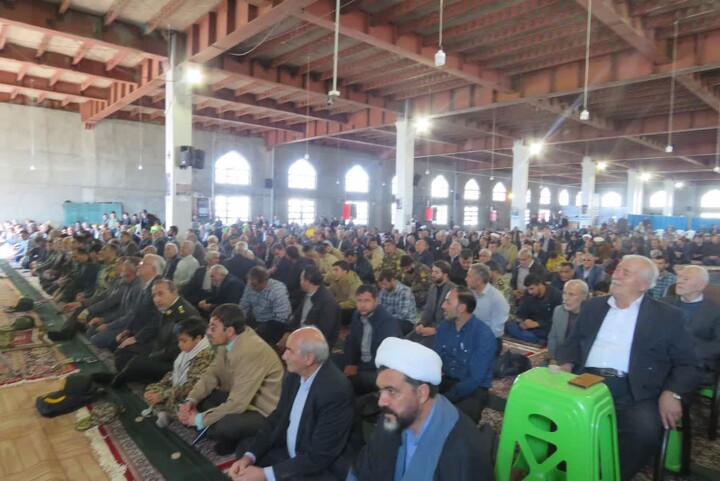 تصاویر/ اقامه نماز عبادی سیاسی جمعه در سراب