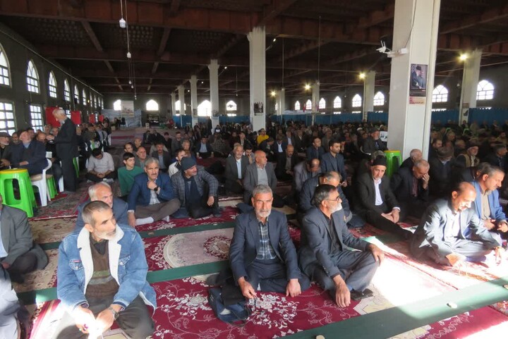 تصاویر/ اقامه نماز عبادی سیاسی جمعه در سراب