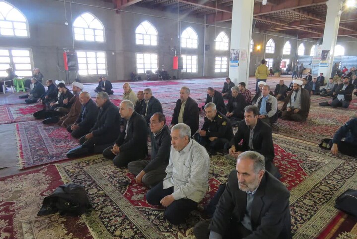 تصاویر/ اقامه نماز عبادی سیاسی جمعه در سراب